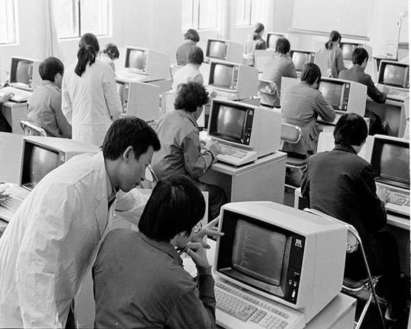 How To Choose The Right Us Hosting Server And Its Cost